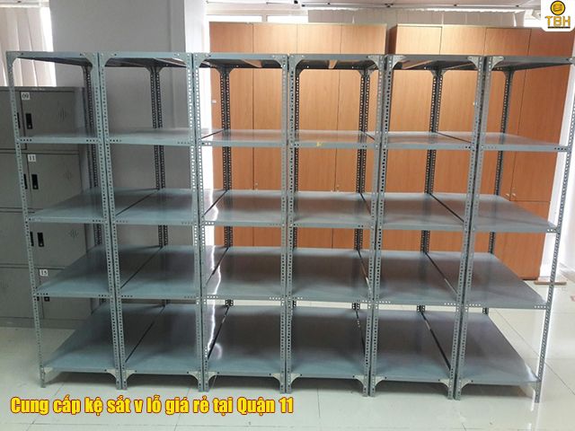 Không gian kho hàng được tối ưu với kệ sắt Tăng Bá Hải