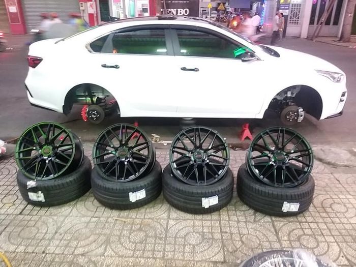 Quy trình thay lốp đạt chuẩn tại Vạn Phúc