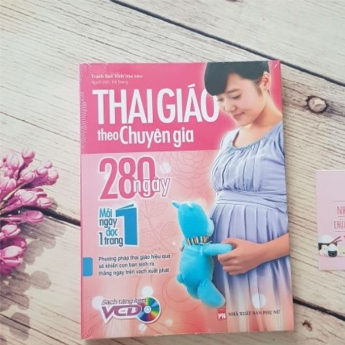 Hình ảnh bìa sách Hành Trình 280 Ngày Thai Giáo Cùng Chuyên Gia