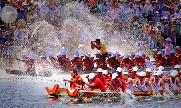 Ảnh minh họa chân thực không khí sôi động của lễ hội đua thuyền (Nguồn: Internet)