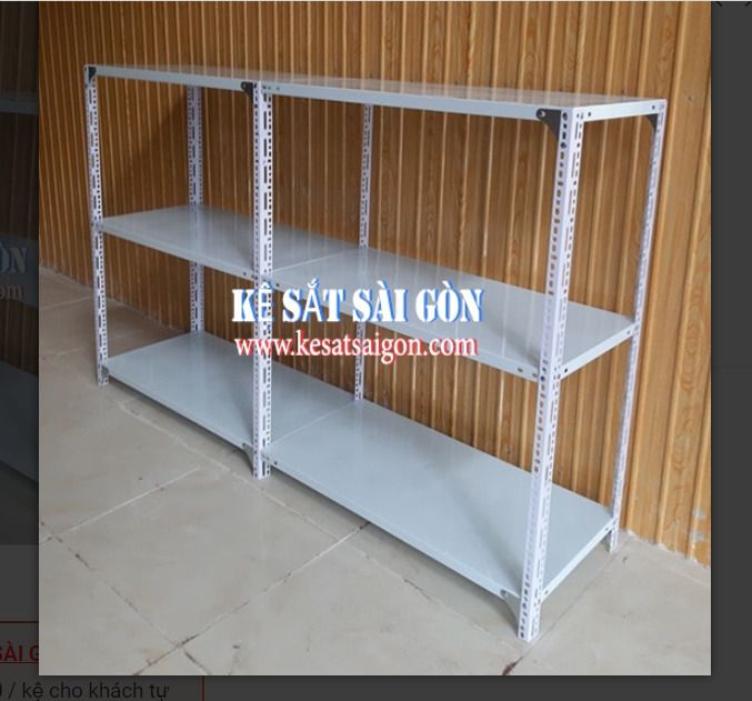 Không gian trưng bày ấn tượng với kệ sắt V lỗ từ Kệ Sắt Sài Gòn