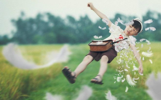 Tranh minh họa: Chú bé Lượm hồn nhiên giữa cánh đồng lúa (Nguồn: Tổng hợp)