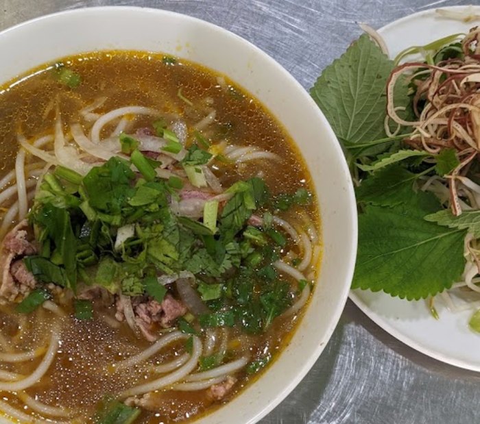 Bún bò Huế Bà Hường - Bữa sáng ấm nóng và đầy đủ năng lượng tại Thủ Dầu Một