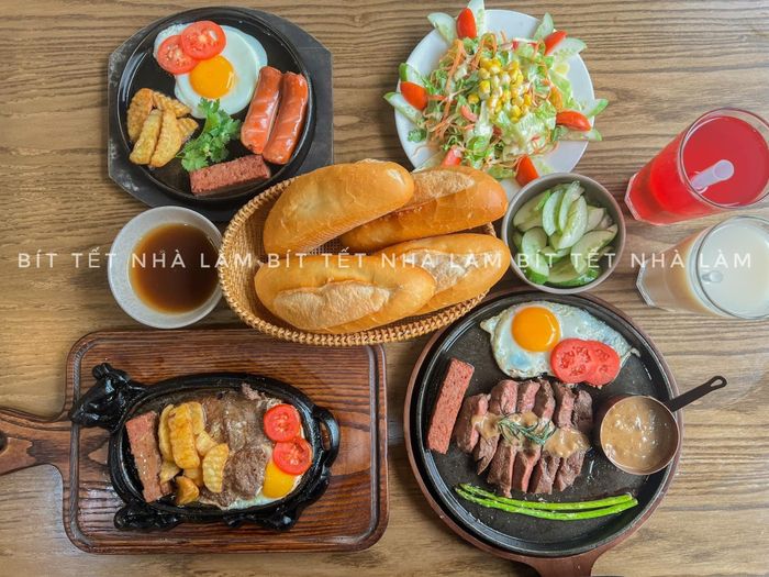 Hình ảnh bộ sưu tập sốt độc đáo tại Bít Tết Nhà Làm Thái Nguyên