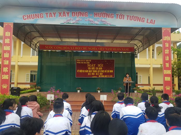 Khuôn viên hiện đại với cơ sở vật chất đạt chuẩn tại THCS Hòa Chung