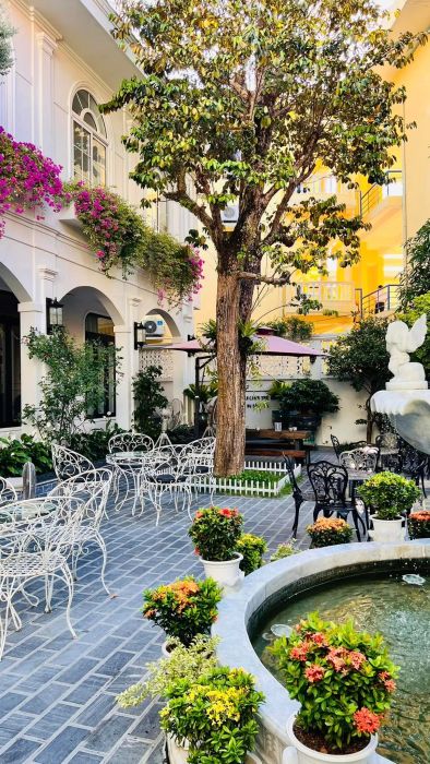 Góc sống ảo đầy nghệ thuật tại Mémoire Café