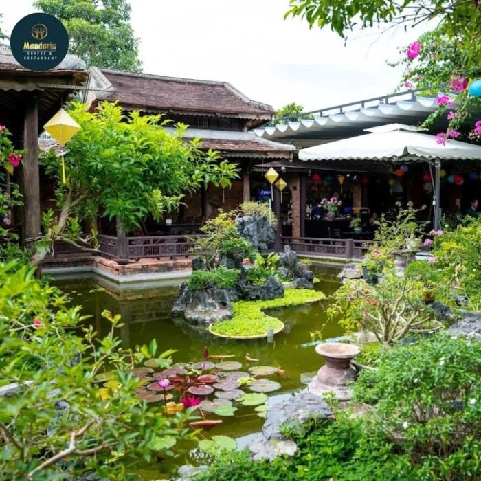 Kiến trúc cung đình độc đáo tại Mandarin Coffee & Restaurant