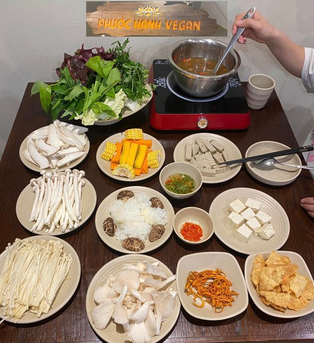 Không gian ấm áp và món ngon tại Lẩu Chay Phước Hạnh
