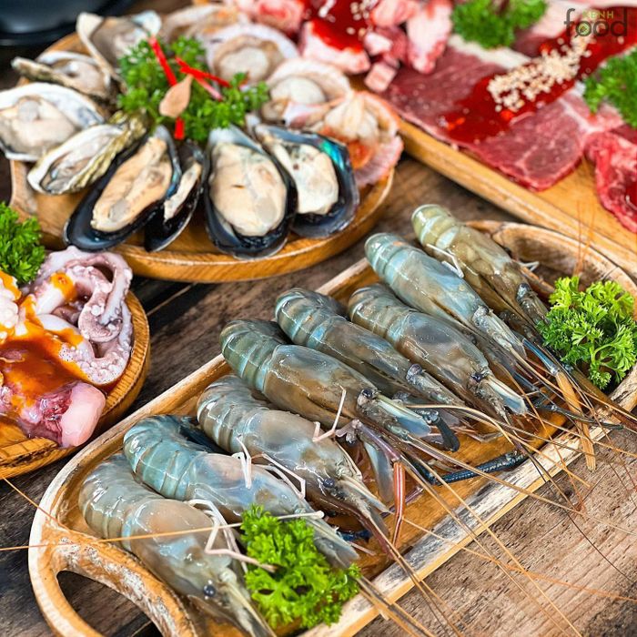 Món ăn tại Kangz Buffet BBQ & Lẩu