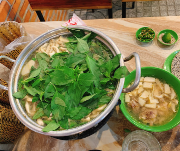 LẨU GÀ LÁ É TAO NGỘ BÌNH DƯƠNG ảnh 1