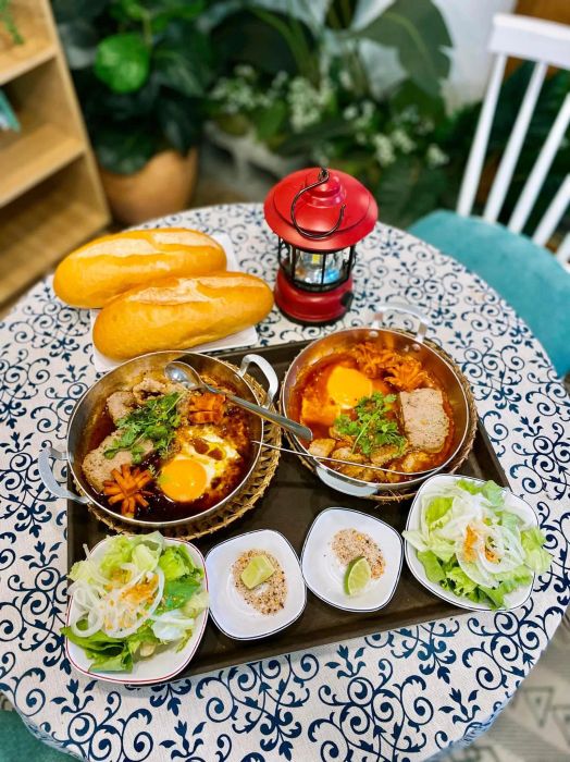 T-Bike Coffee Shop - Điểm Đến Ngắm Cảnh Và Thưởng Thức Cà Phê Ngon