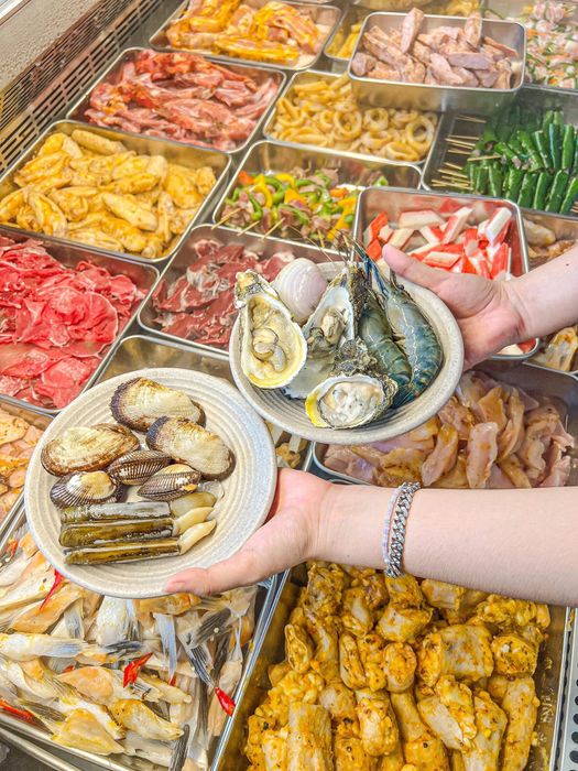Không gian ấm cúng tại Buffet Đú Trend Quán