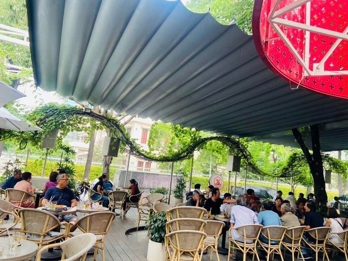 Không gian thiên nhiên tại Thiên Khôi Coffee