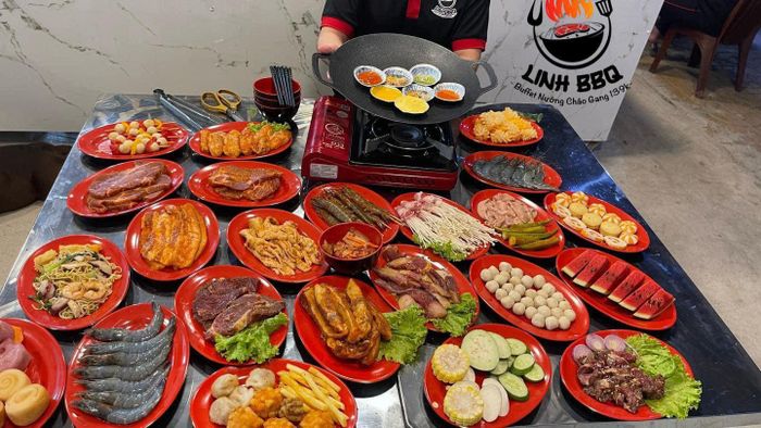Không gian ấm cúng cùng bữa tiệc nướng ngon miệng