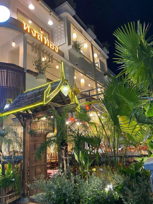 Không gian ấn tượng tại HongThong Restaurant