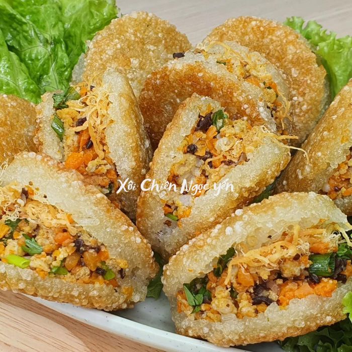 Hình ảnh xôi chiên Ngọc Yến vàng ươm giòn rụm