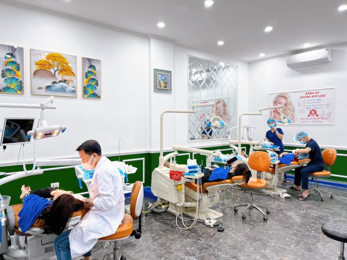 Không gian hiện đại tại Nha Khoa Huỳnh Kim Dental