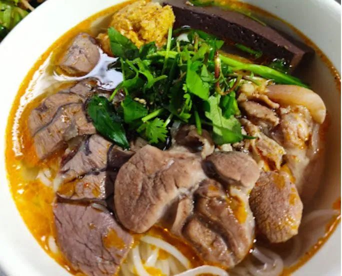 Bún bò Huế - Lành ảnh 2
