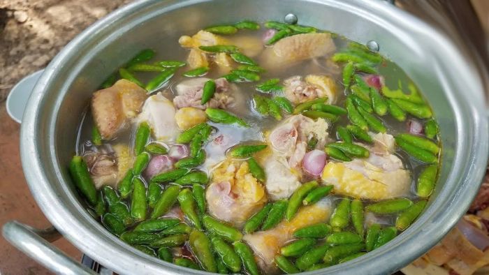 Hình ảnh món lẩu mắm đặc trưng thơm ngon
