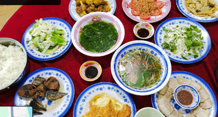Những món ăn đặc trưng tại Quán Cơm Miền Trung