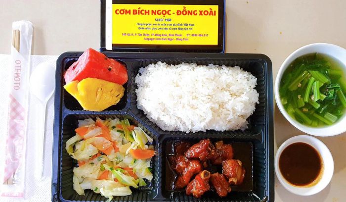 Cơn suất đầy đặn ảnh 1 - Hình ảnh minh họa suất ăn đầy đủ dinh dưỡng
