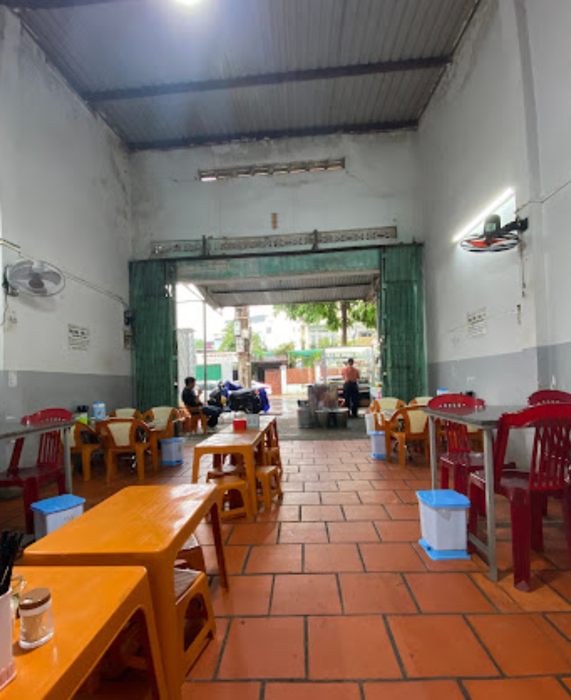Hình ảnh tô bánh canh Hà Lan thơm ngon với đa dạng topping hấp dẫn