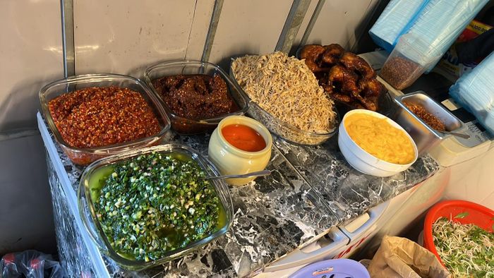 Hình ảnh bánh mì xôi Cô Hà - Món ngon đường phố Đà Lạt