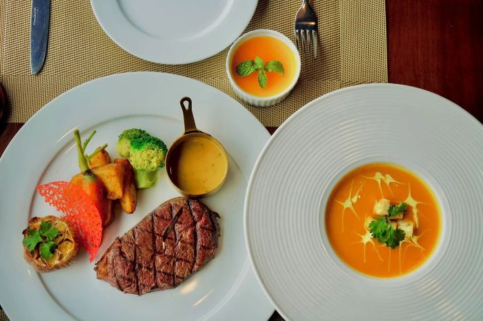 Hình ảnh không gian ấm cúng tại Family Steak
