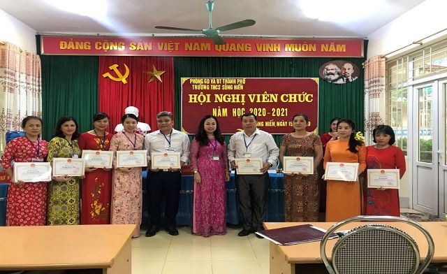 Khuôn viên xanh - sạch - đẹp của ngôi trường chuẩn mực THCS Sông Hiến