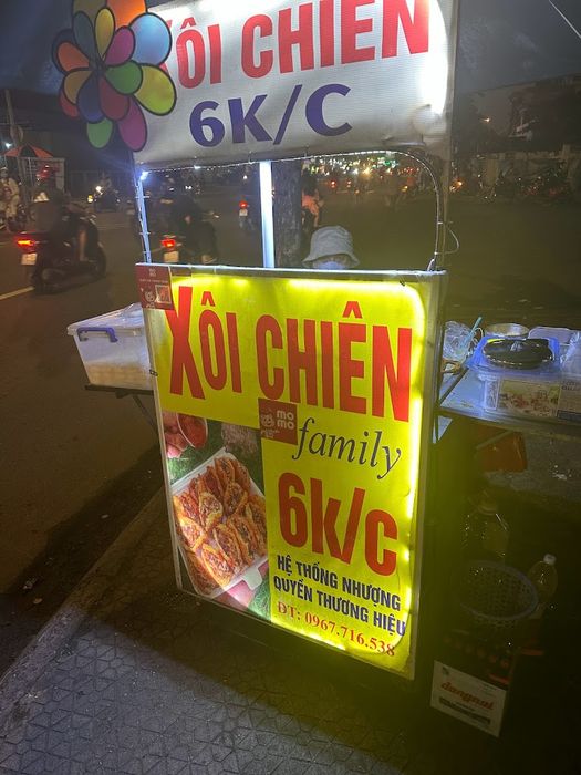 Hình ảnh xôi chiên Nguyễn Văn Lượng vàng ươm hấp dẫn
