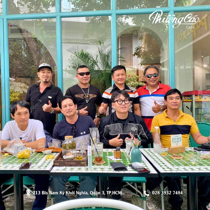 Không gian cổ điển tại Phượng Các Café