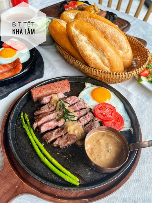 Hình ảnh món bít tết thượng hạng tại Bít Tết Nhà Làm Thái Nguyên