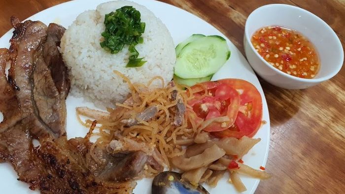 Hình ảnh đặc sắc về không gian ẩm thực tại Cơm Tấm Tư Hạnh