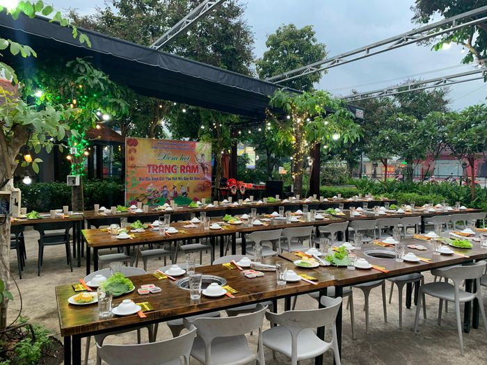 Không gian tại nhà hàng - Hình ảnh 1