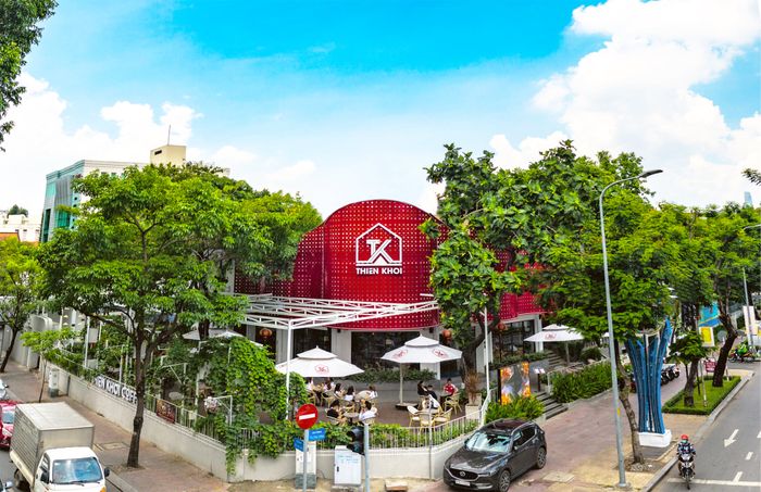 Không gian sang trọng tại Thiên Khôi Coffee