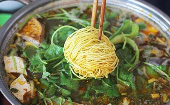 Góc ảnh chân thực về trải nghiệm ẩm thực tại Lẩu Bò Già Lang