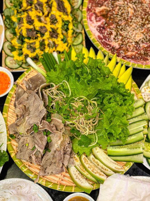 Góc ảnh chân thực về trải nghiệm ẩm thực tại Lẩu Bò O Ty
