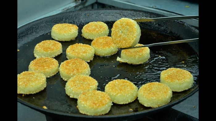 Hình ảnh xôi chiên Trần Văn Đang vàng ruộm giòn tan
