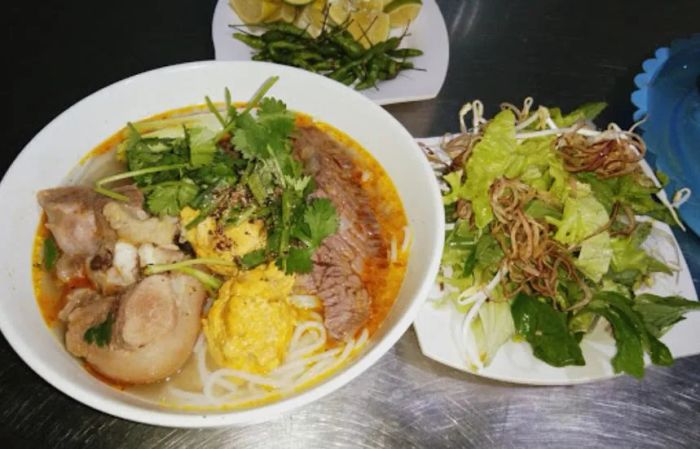 Bún bò Huế - Lành ảnh 1