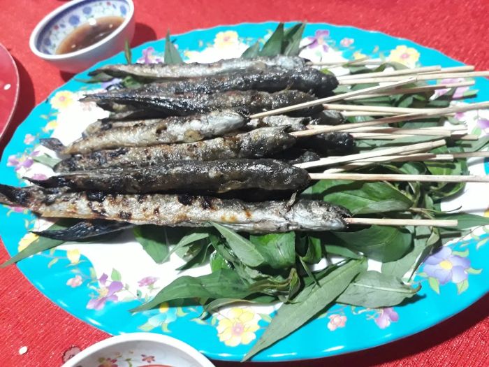 Hình ảnh cá tai tượng chiên giòn vàng ruộm