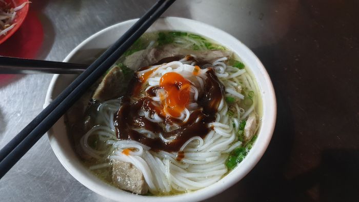 Không gian ấm cúng tại Phở Anh