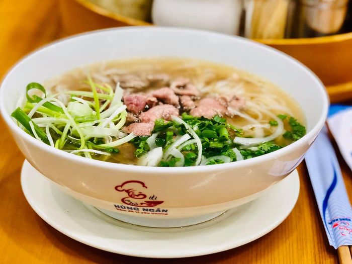 Hình ảnh tô phở thơm ngon tại Phở Hùng Ngân