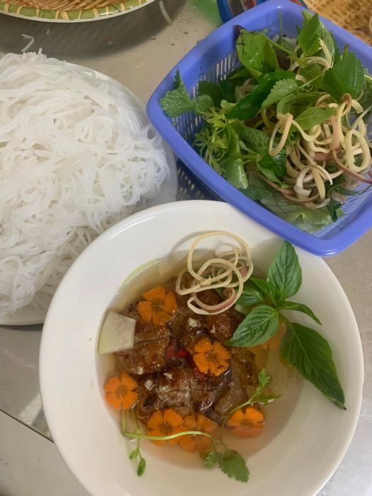 Hình ảnh đĩa bún chả thơm ngon tại Bún Chả Hà Liên