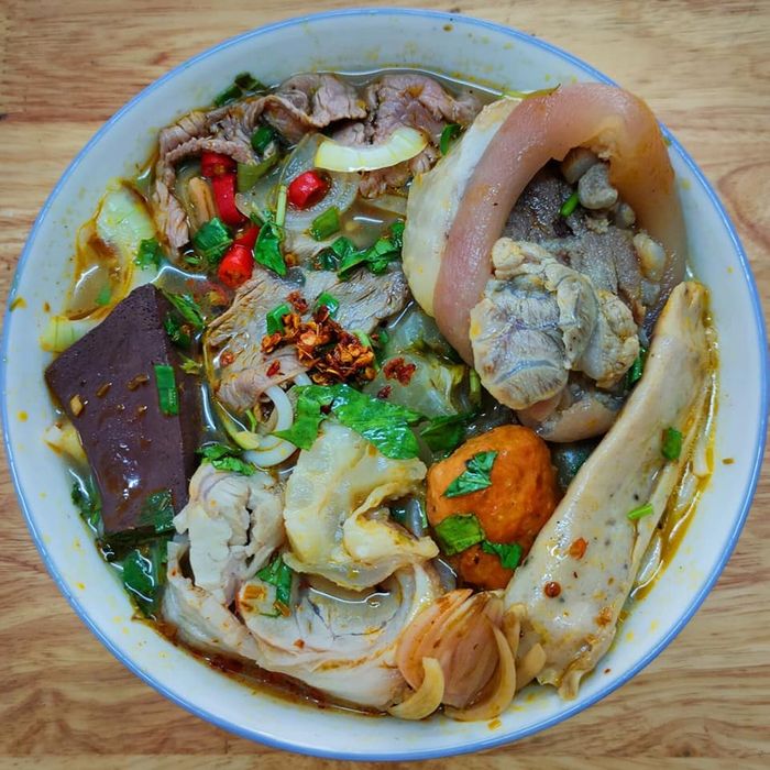 Không gian ấm cúng và món ngon đặc sắc tại Bối Lạc Gia