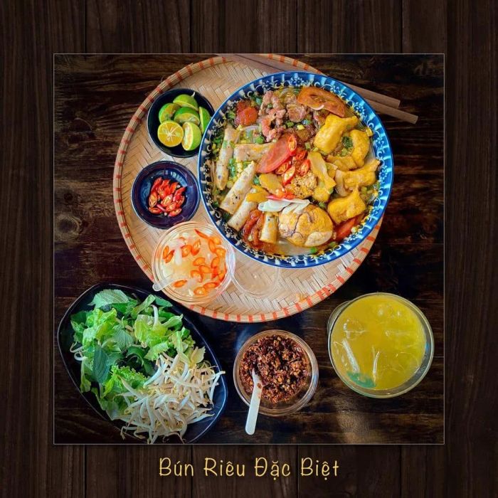 Hình ảnh tô bún riêu thơm ngon tại Bún Riêu Cô Bống