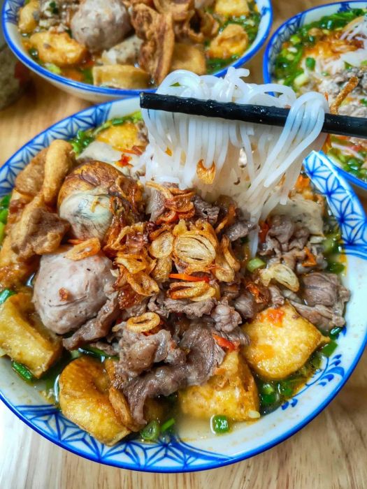 Hình ảnh nồi lẩu riêu cua hấp dẫn tại quán