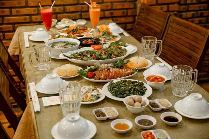 Hương Việt - Cơm niêu cơm đập - Ảnh 1