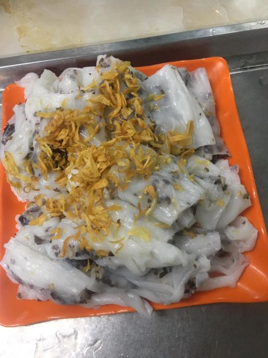 Hình ảnh đĩa bánh cuốn nóng hổi tại Quán Thu