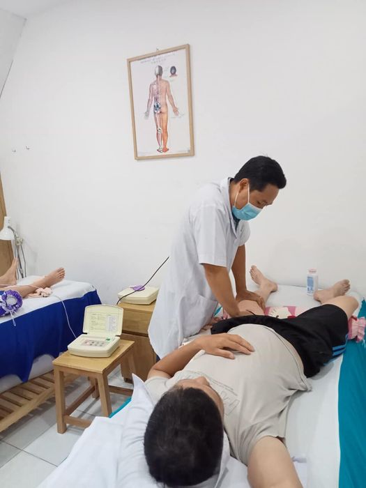 Hình ảnh trị liệu tại Phòng khám Vật Lý Trị Liệu Minh Khôi (2)