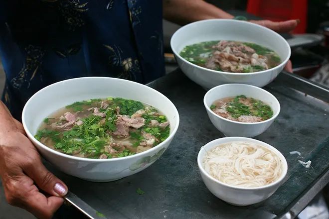 Không gian ấm cúng và tô phở đặc biệt tại Phở Trang